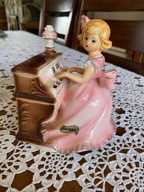 Vintage Josef originals Tammy girl at piano music box